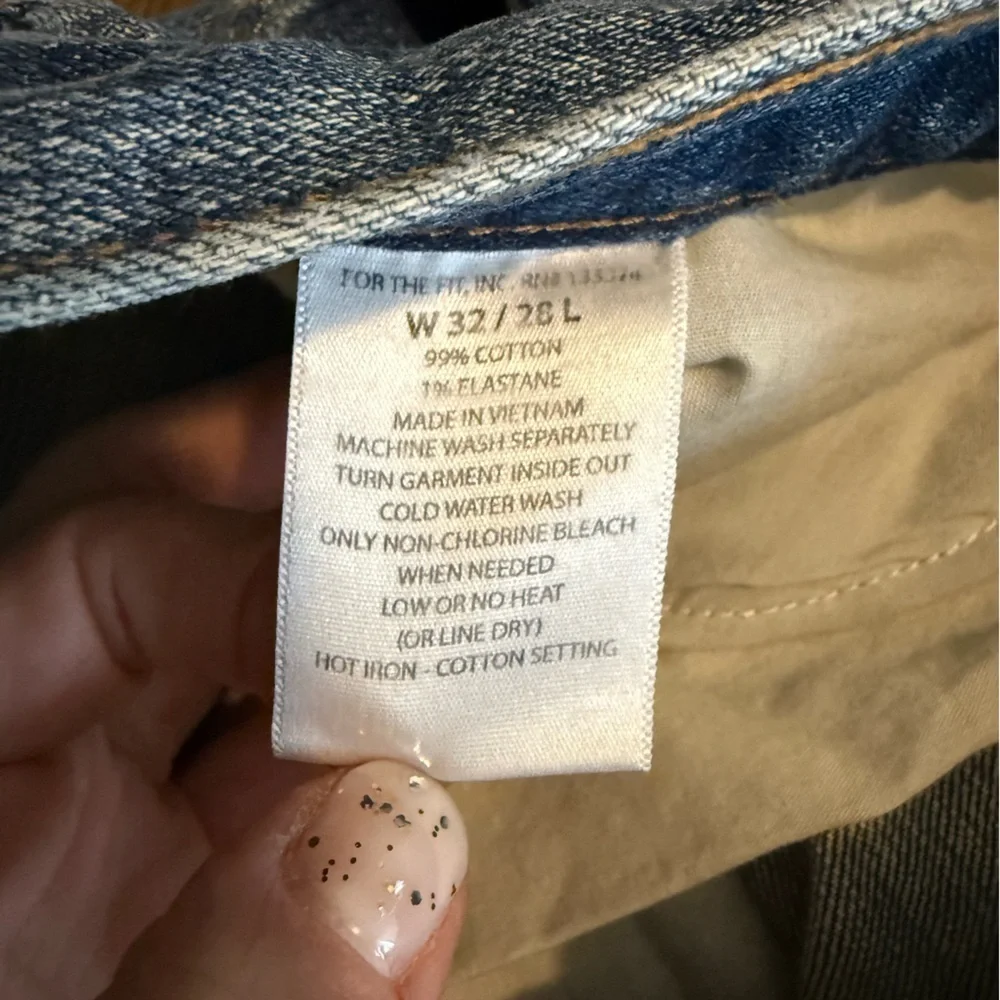 For the Fit jeans short rise, straight leg, Vintage fit • Men’s 32